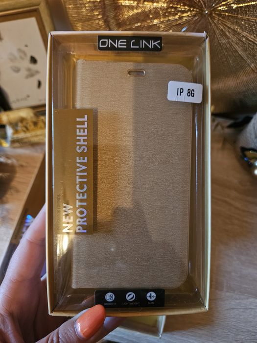 Протектор/ кейс за IPhone 8G цвят Gold