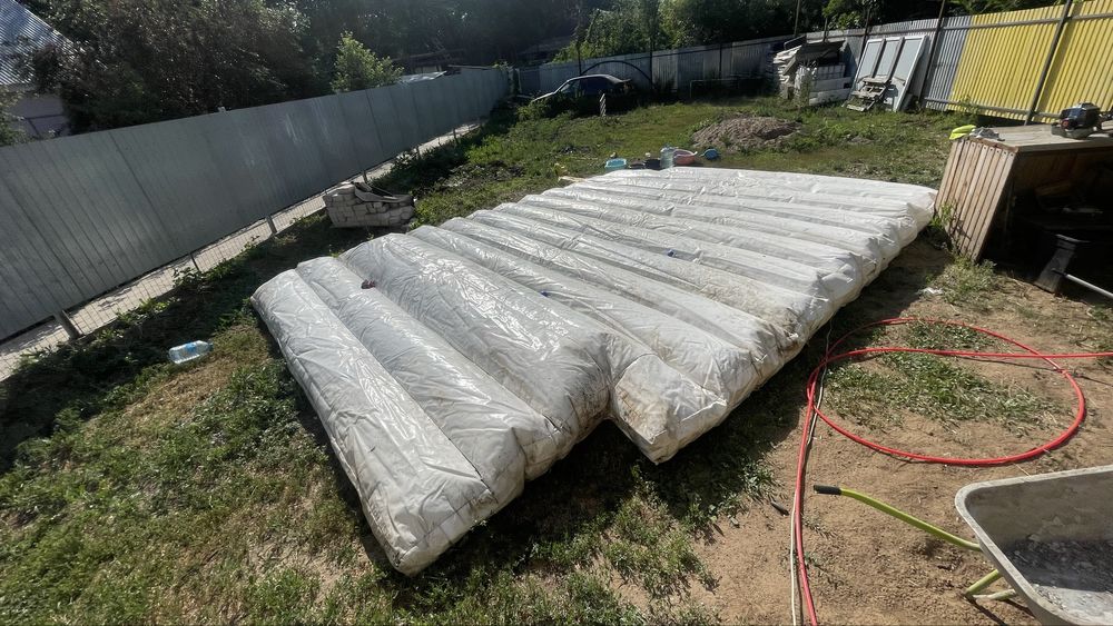 Продам батут надувной 6на4.5