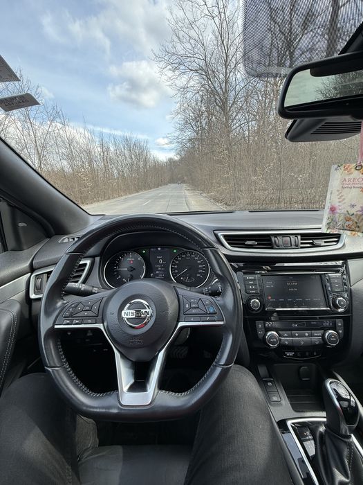 Nissan Qashqai 4x4, automat, full option , cumparat de nou.