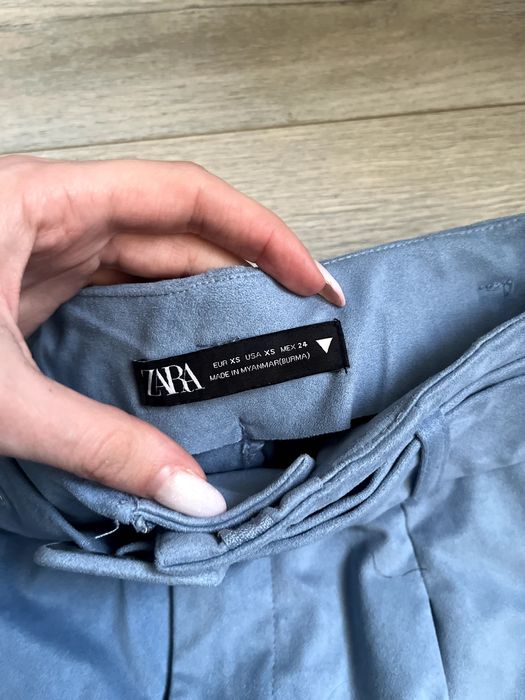 Zara сини къси панталонки , имитация на велур, зимен модел, размер XS