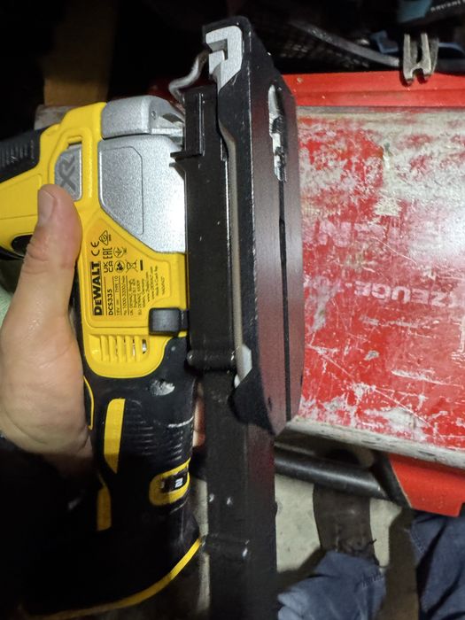 Pendular Dewalt dcs 335