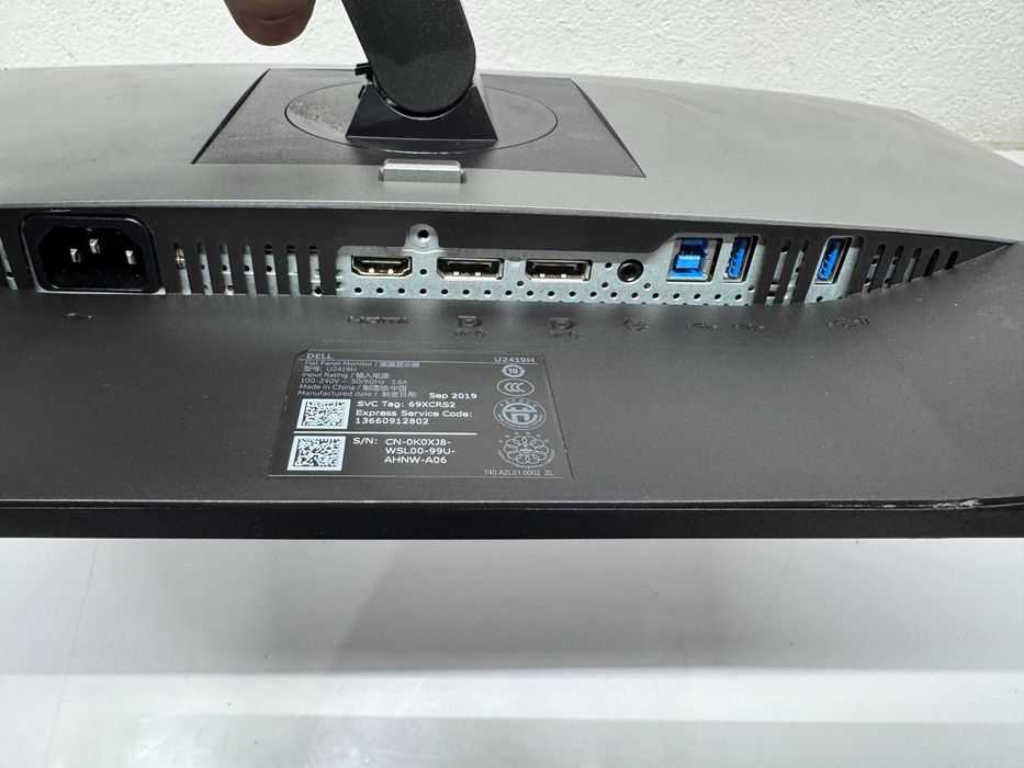 Монитор - Dell U2419H  Full HD (1920x1080) / M6