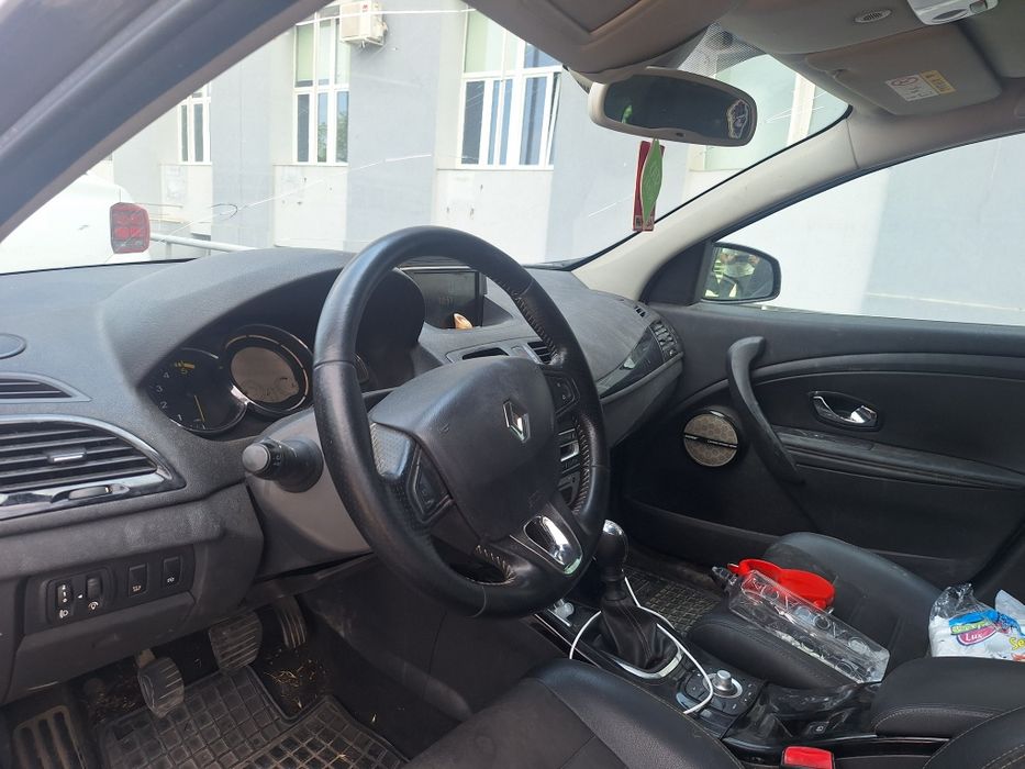 Renault megane 3  110 cp bosseline masina e full option
