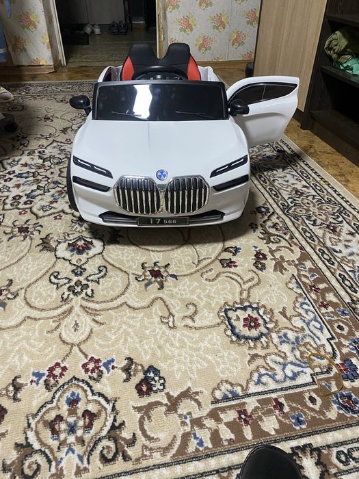 Детский электро автомобиль