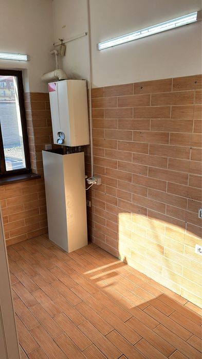 Inchiriez spatiu comercial MAMAIA NORD (zona Uzina de pizza)