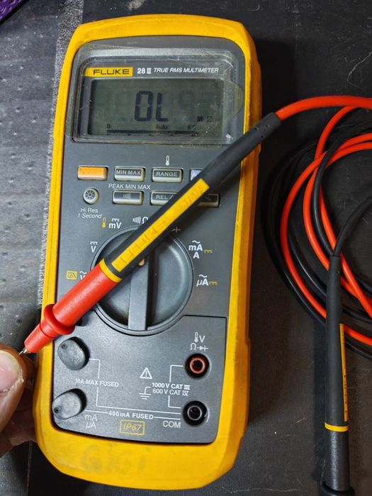 Aparat de măsură FLUKE 28II:
Tensiune si intensitate True-RMS pentru m