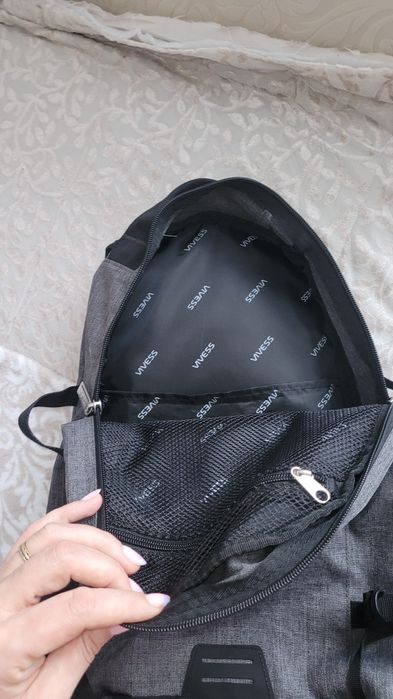 Rucsac  cu accesorii pt drumetii  marca vives