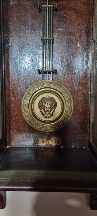 Vând ceas de perete foarte vechi