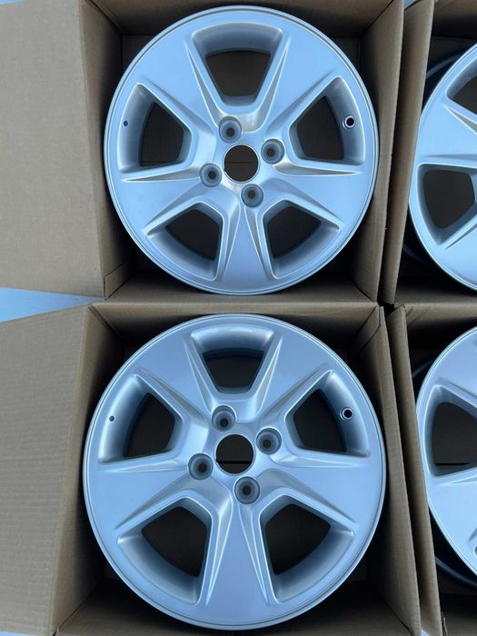 Jante noi aliaj R15 originale Clio Logan Sandero Mcv Dokker Lodgy