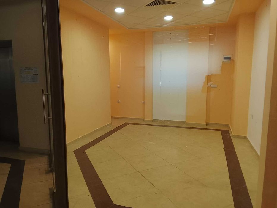 Продавам два магазина във Велико Търново на Самоводската чаршия