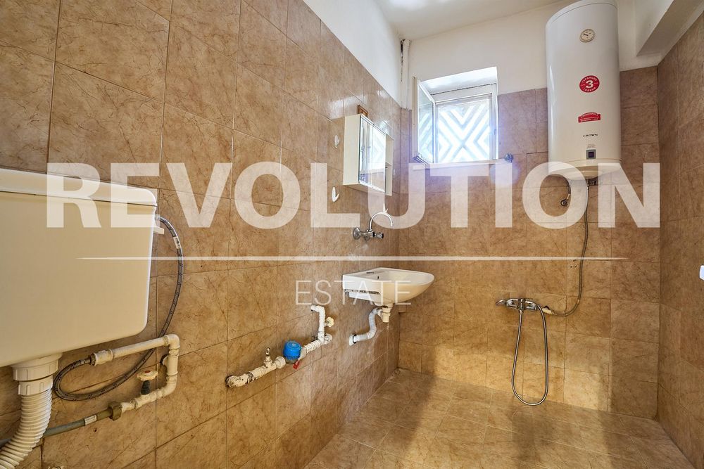 Дава се под наем Двустаен апартамент в Пловдив, Център - 80 кв.м за 357 € - Снимка #6