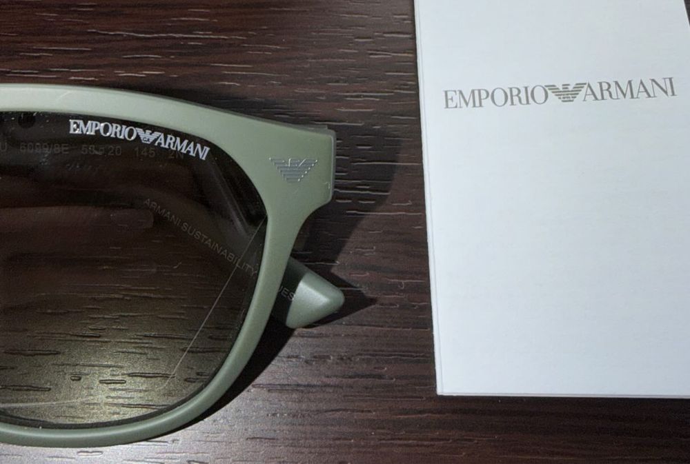 Слънчеви очила Emporio Armani с гаранция