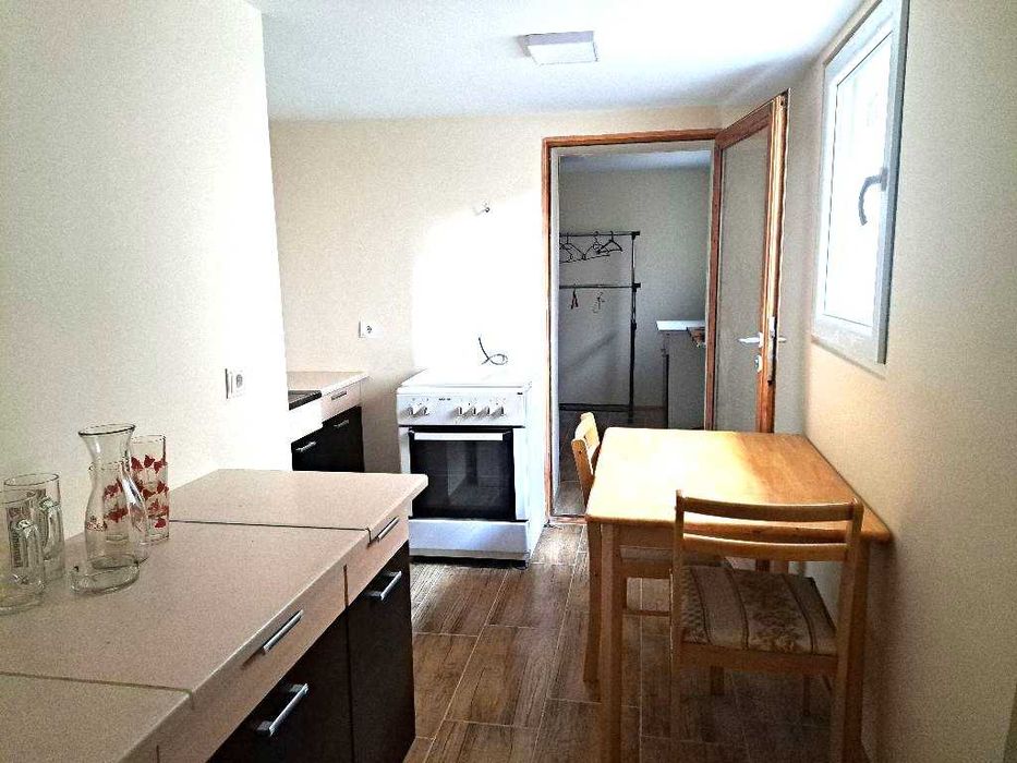 под наем 2-стаен в Сухата река