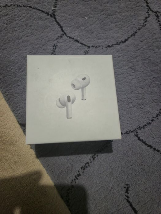 Продавам air pods 2 pro