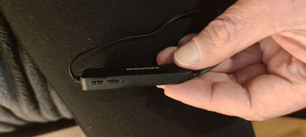 Безжични Bluetooth слушалки с микрофон и магнитно закрепване Grounding