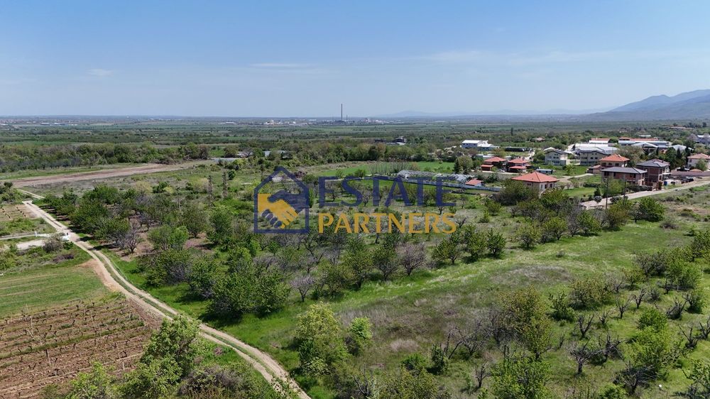 Парцел в Пловдив, област-с.Брестник площ 2699 цена 125000