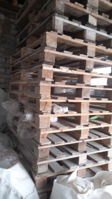 Продам поддоны в хорошем состоянии