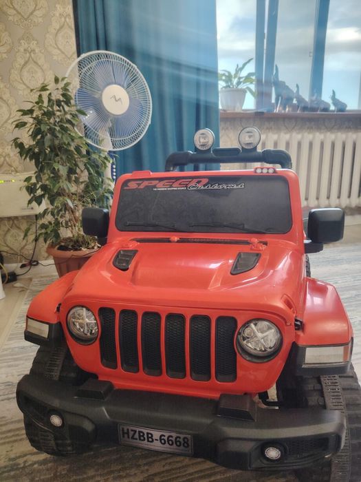 Продам детскую машину