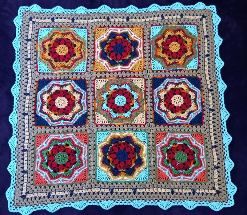 Set cu 2 paturici ,bebe,crosetate noi.