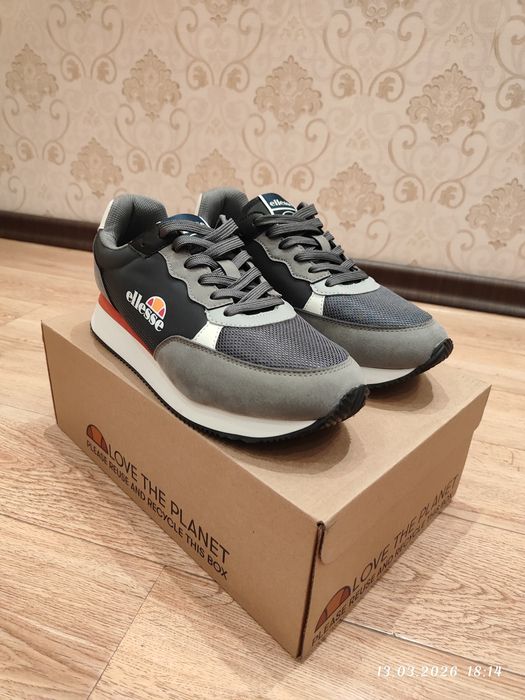 Кроссовки оригинал.