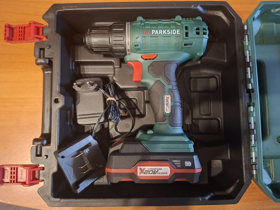 Masina de insurubat si gaurit parkside noua cu acumulator