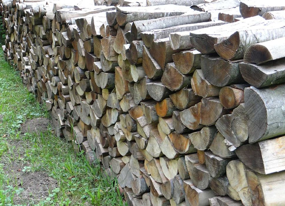 vand lemne pentru foc