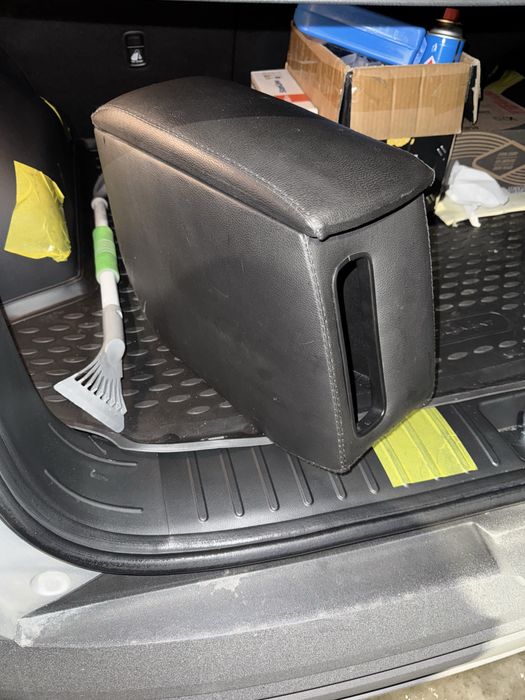 Подлокотник на Дастер 2