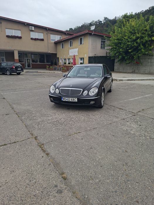 Vând Mercedes-Benz E 270 CDI