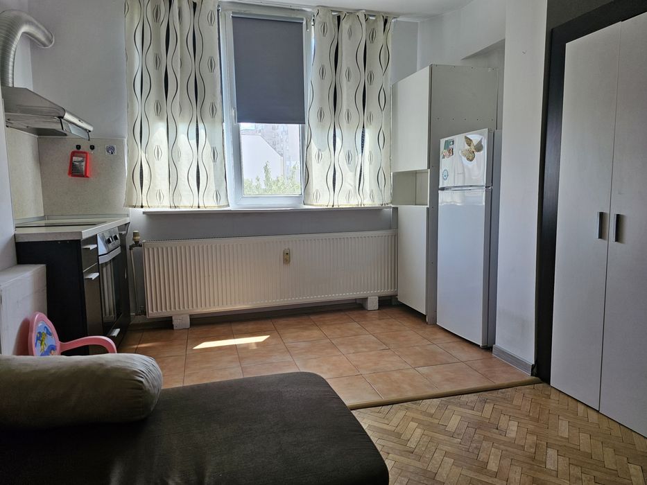 Дава се под наем Едностаен апартамент в Плевен, Широк център - 50 кв.м за 280.5 € - Снимка #1