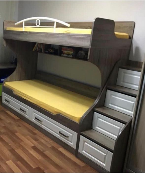 Двуъярусная кровать