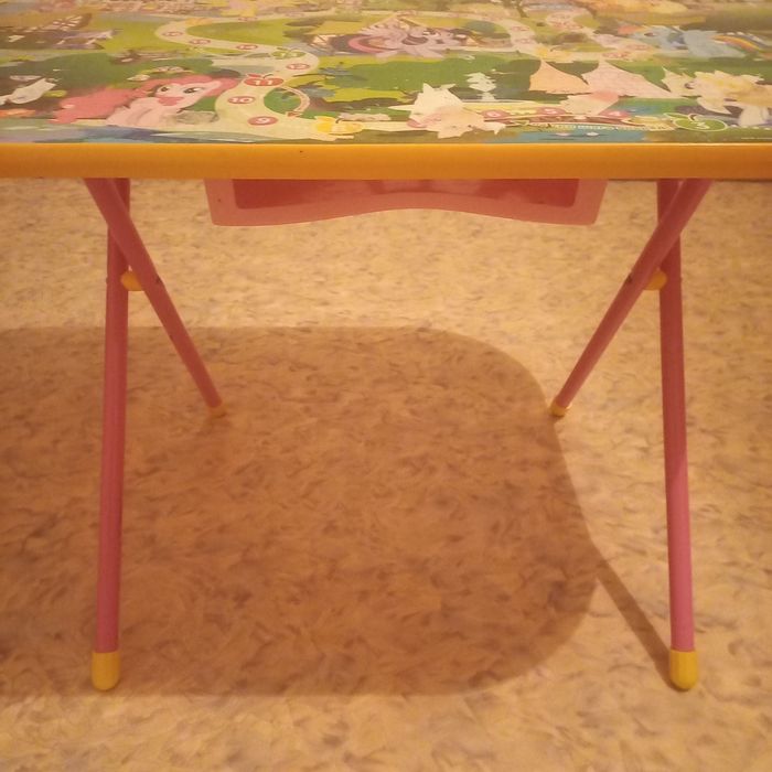 Детский стол для девочки