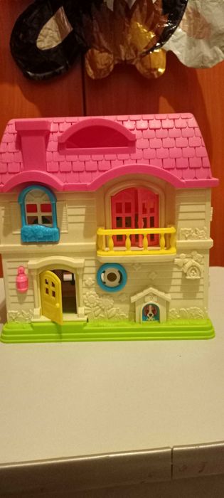 Домик с мебелью музыкальный