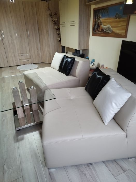 2 fotolii și măsuță sufragerie design modern