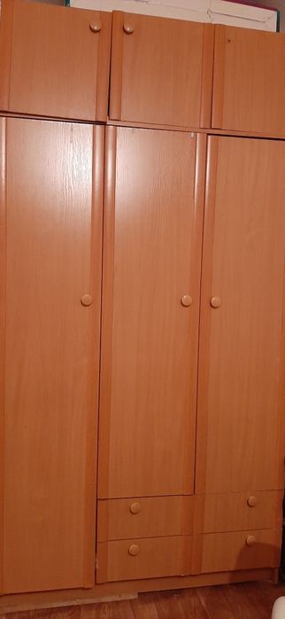 Шкаф для вешей с антресолием