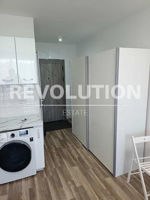 Дава се под наем Едностаен апартамент в к.к. Св.Св. Константин и Елена - 40 кв.м за 300 € - Снимка #2