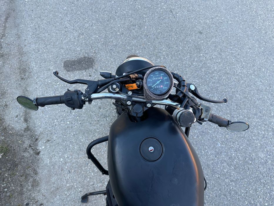 Moto Guzzi “Bobber” 750 V7 2002