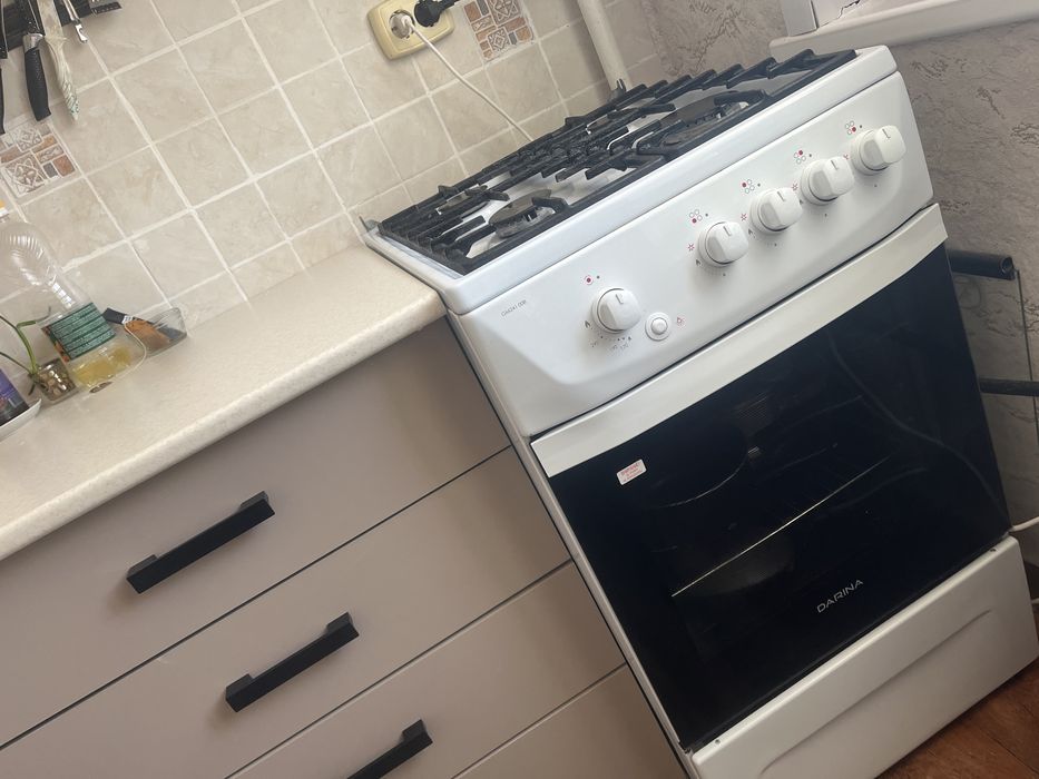 Продам газовую плиту