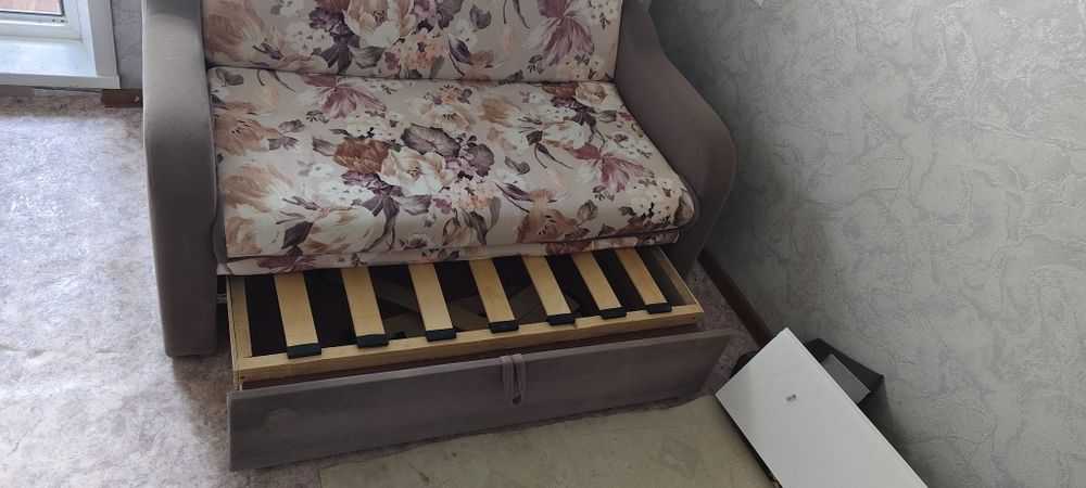 Продам маленький диванчик