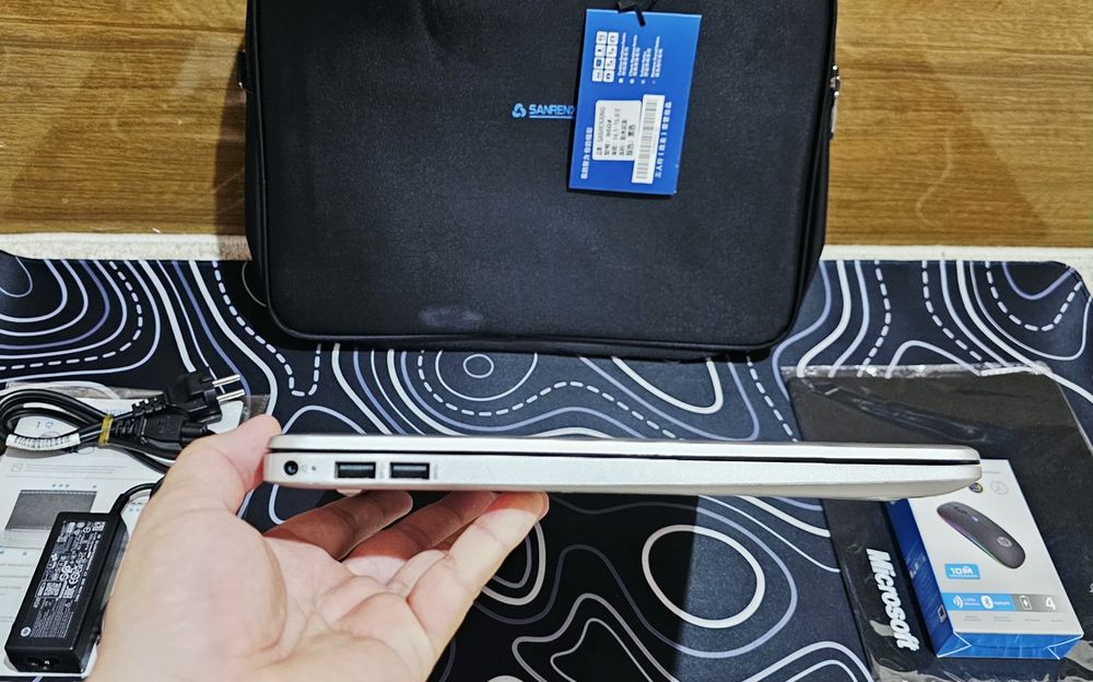 Ультрабук Hp LAPTOP 15 N-Silver!