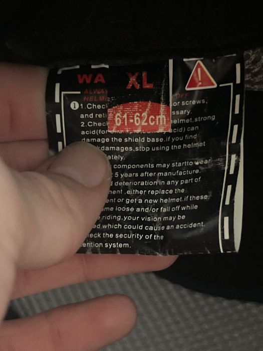 Продам шлема срочно