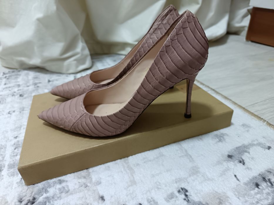 Продам женские туфли