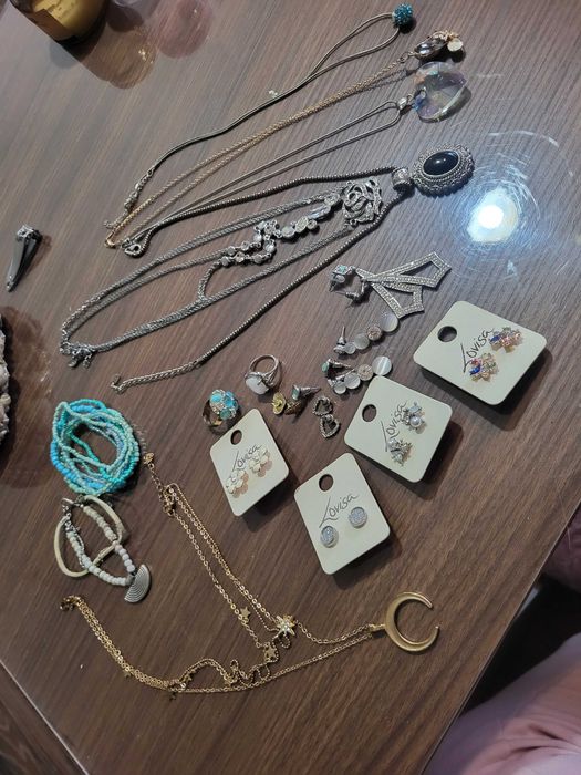 Лот от Обеци,  колиета