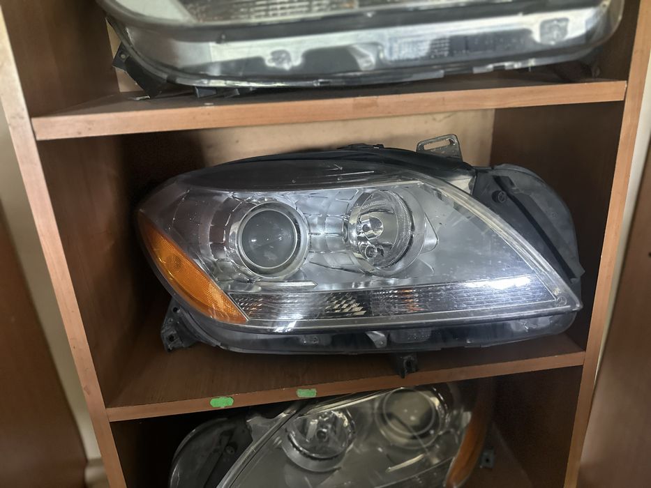 Фар ляв и десен Мерцедес мл Mercedes ML w166