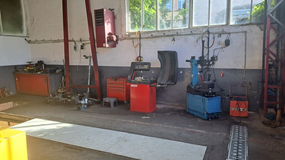 Машини за монтаж и баланс на гуми