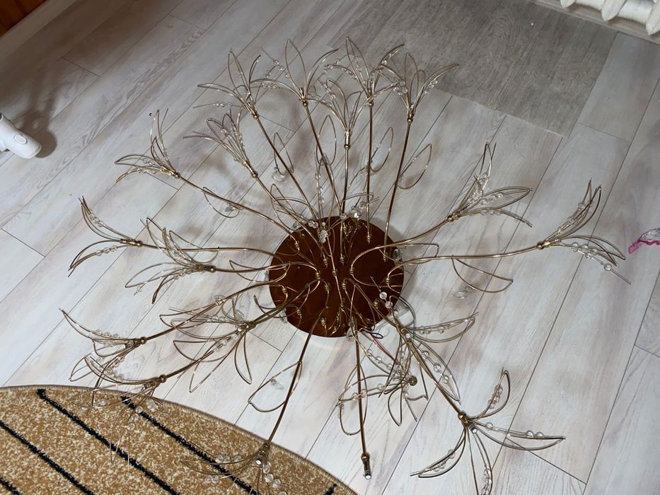 Продам люстру в хорошем состоянии