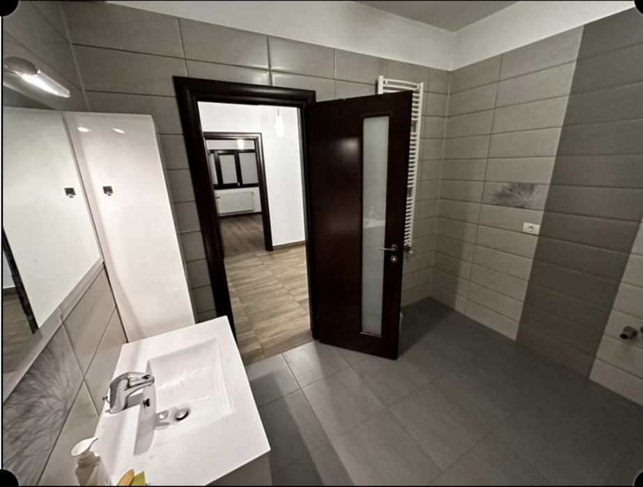 Inchiriere apartament 5 camere