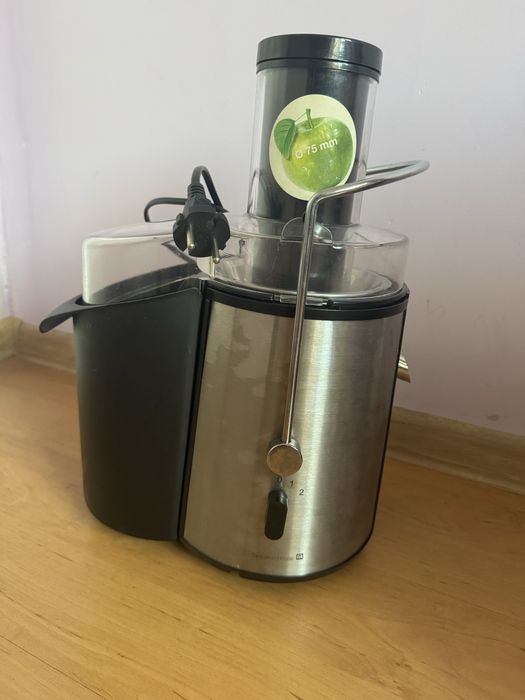 Сокоизтисквачка с контейнер