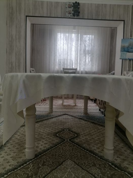 Продаются стол со стульями(6 стульев)