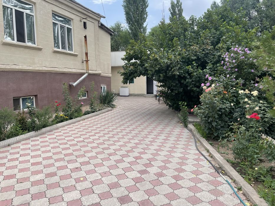 Квартира , комната , гостиница , хостел .