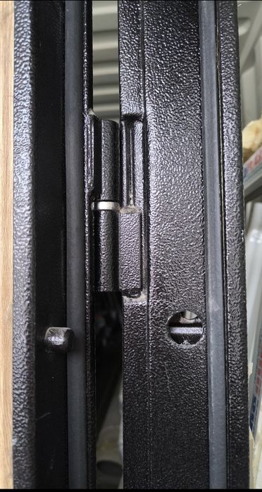 Продам дверь входную  80×200